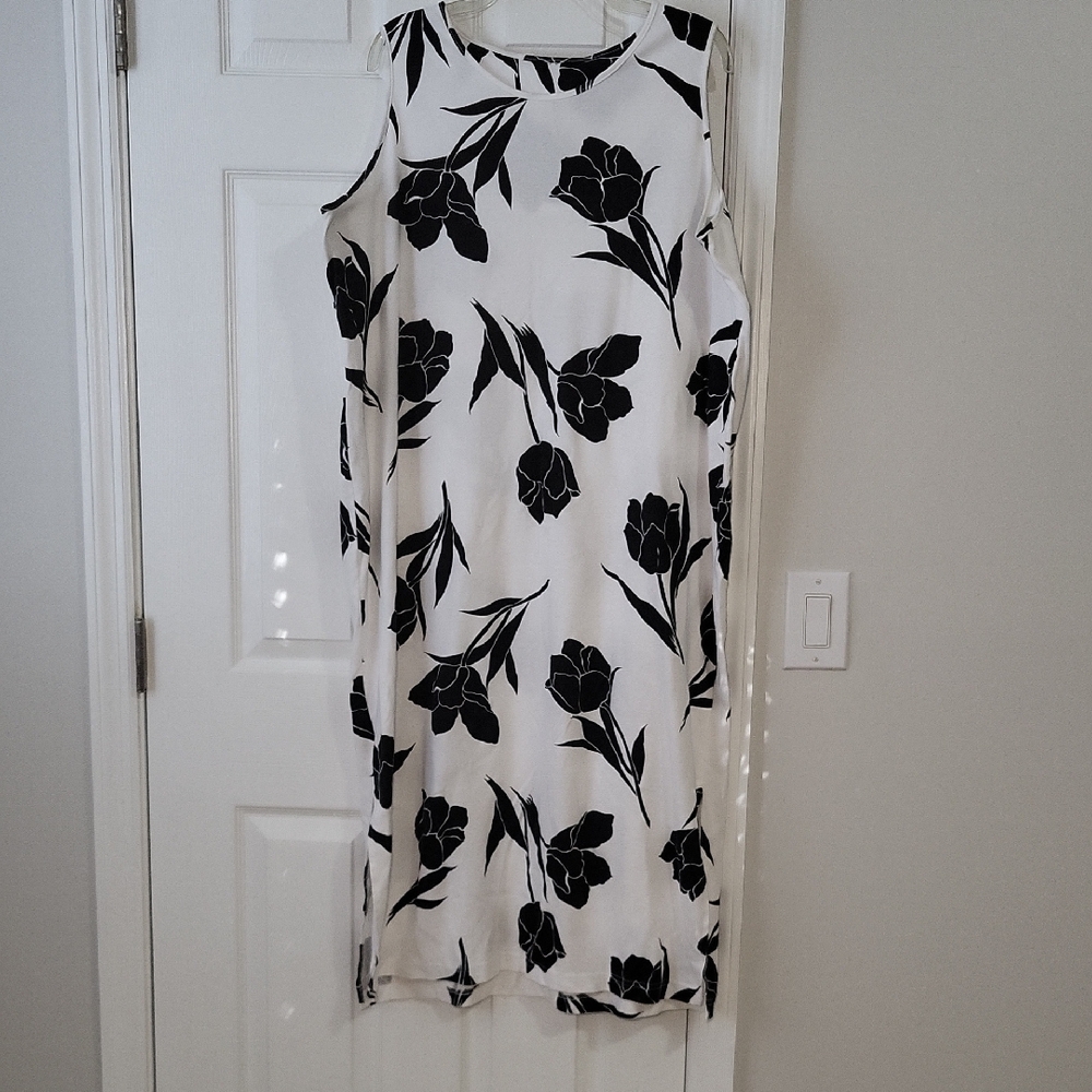 Floral Black and White Sleeveless Dress